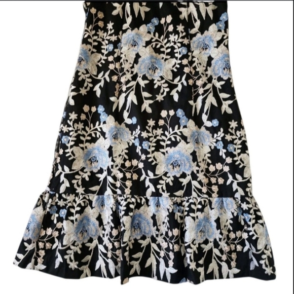 White House Black Market Dress Womens 0 Black Embroidered Lace Black Blue Roses - Picture 6 of 6